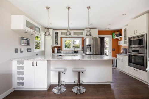 134 Farrell Bay, Fort Mcmurray, AB - Indoor Photo Showing Kitchen With Upgraded Kitchen