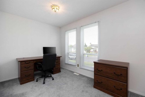 222 Berens Place, Fort Mcmurray, AB - Indoor Photo Showing Office