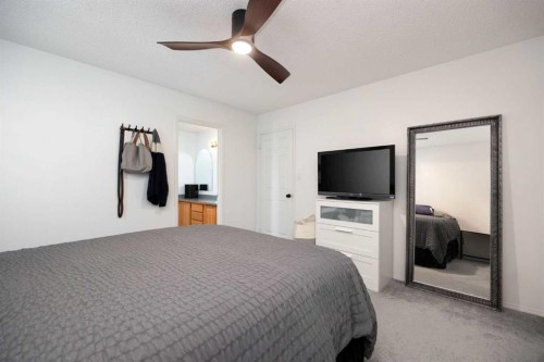 222 Berens Place, Fort Mcmurray, AB - Indoor Photo Showing Bedroom
