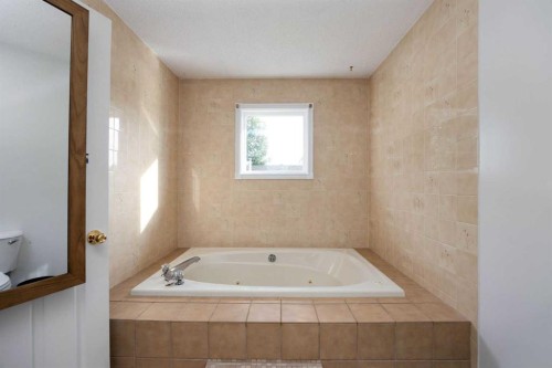222 Berens Place, Fort Mcmurray, AB - Indoor Photo Showing Bathroom