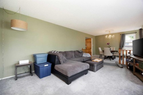 222 Berens Place, Fort Mcmurray, AB - Indoor Photo Showing Living Room