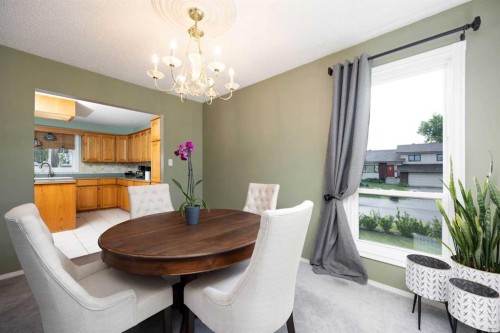 222 Berens Place, Fort Mcmurray, AB - Indoor Photo Showing Dining Room