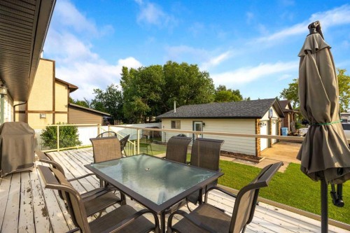 222 Berens Place, Fort Mcmurray, AB - Outdoor With Deck Patio Veranda With Exterior