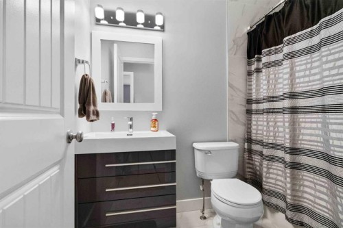 443 Pacific Crescent, Fort Mcmurray, AB - Indoor Photo Showing Bathroom