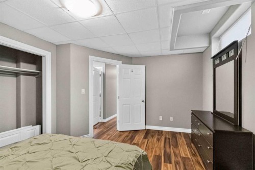 443 Pacific Crescent, Fort Mcmurray, AB - Indoor Photo Showing Bedroom