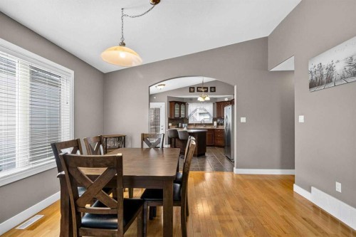 443 Pacific Crescent, Fort Mcmurray, AB - Indoor Photo Showing Dining Room