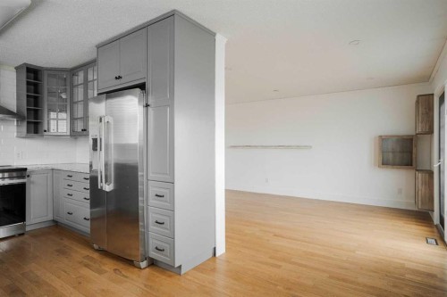 183 Cochrane Crescent, Fort Mcmurray, AB - Indoor Photo Showing Kitchen