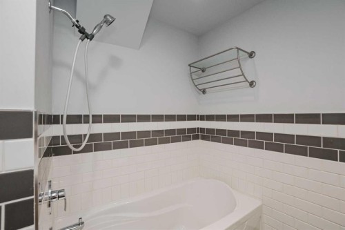 183 Cochrane Crescent, Fort Mcmurray, AB - Indoor Photo Showing Bathroom