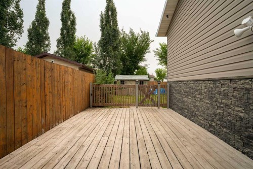 183 Cochrane Crescent, Fort Mcmurray, AB - Outdoor With Deck Patio Veranda With Exterior