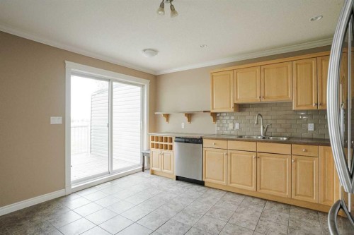 18-193 O'Coffey Crescent, Fort Mcmurray, AB - Indoor Photo Showing Kitchen With Stainless Steel Kitchen With Double Sink