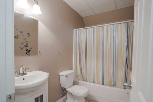 18-193 O'Coffey Crescent, Fort Mcmurray, AB - Indoor Photo Showing Bathroom
