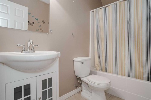 18-193 O'Coffey Crescent, Fort Mcmurray, AB - Indoor Photo Showing Bathroom