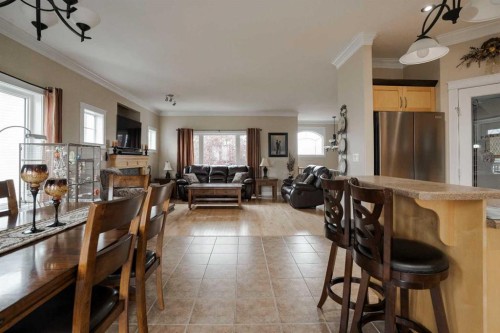 128 Dogwood Lane, Fort Mcmurray, AB - Indoor Photo Showing Dining Room