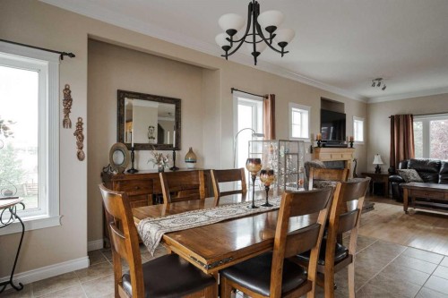 128 Dogwood Lane, Fort Mcmurray, AB - Indoor Photo Showing Dining Room