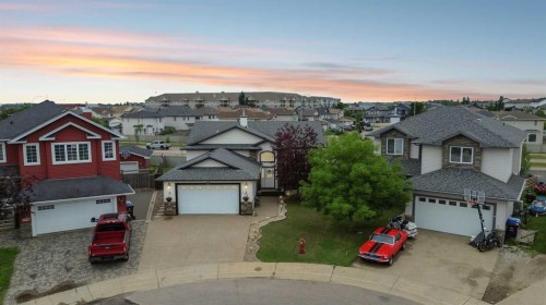 128 Dogwood Lane, Fort Mcmurray, AB - Outdoor With Facade