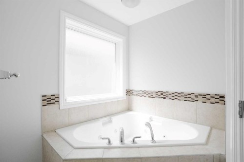 147 Killdeer, Fort Mcmurray, AB - Indoor Photo Showing Bathroom