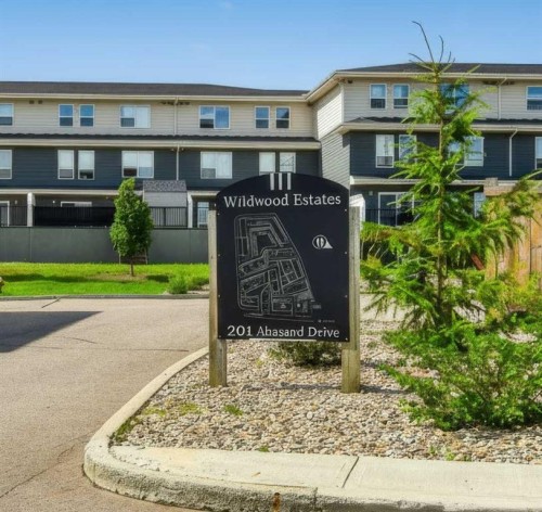 524-201 Abasand Drive, Fort Mcmurray, AB - Outdoor With Facade