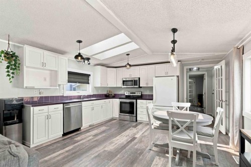173 Cree Road, Fort Mcmurray, AB - Indoor Photo Showing Kitchen