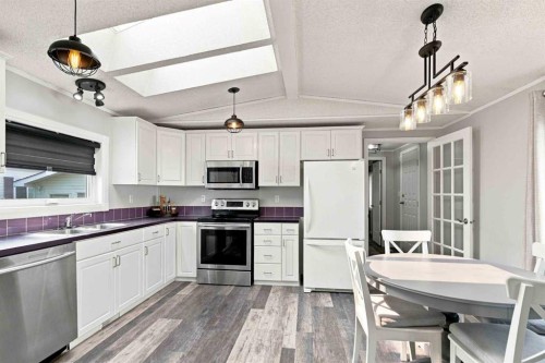 173 Cree Road, Fort Mcmurray, AB - Indoor Photo Showing Kitchen