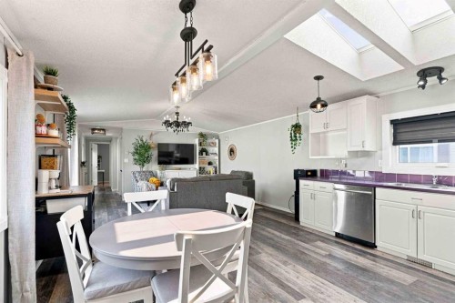 173 Cree Road, Fort Mcmurray, AB - Indoor Photo Showing Dining Room