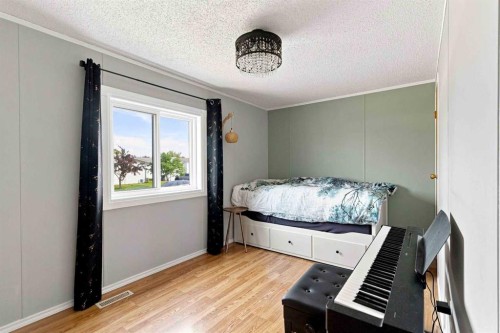 173 Cree Road, Fort Mcmurray, AB - Indoor Photo Showing Bedroom
