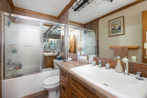 223 Labonte Drive, Rural Athabasca County, AB - Indoor Photo Showing Bathroom
