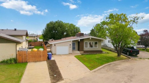 286 KENNEDY Bay  Fort Mcmurray, AB T9K 1P7