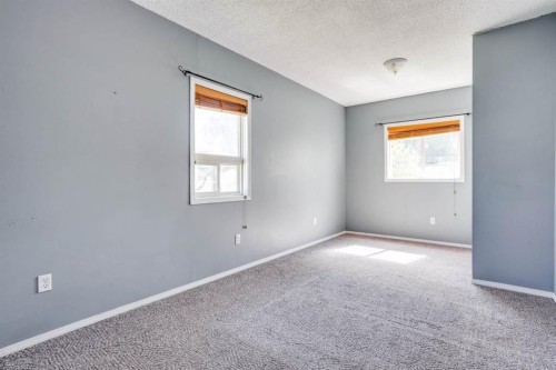 368 Grey Crescent, Fort Mcmurray, AB - Indoor Photo Showing Other Room