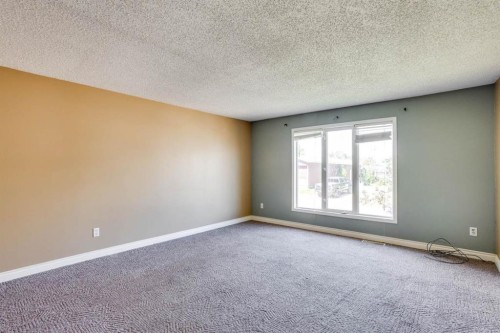 368 Grey Crescent, Fort Mcmurray, AB - Indoor Photo Showing Other Room