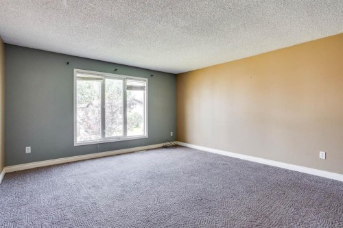 368 Grey Crescent, Fort Mcmurray, AB - Indoor Photo Showing Other Room