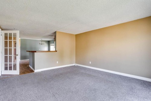 368 Grey Crescent, Fort Mcmurray, AB - Indoor Photo Showing Other Room