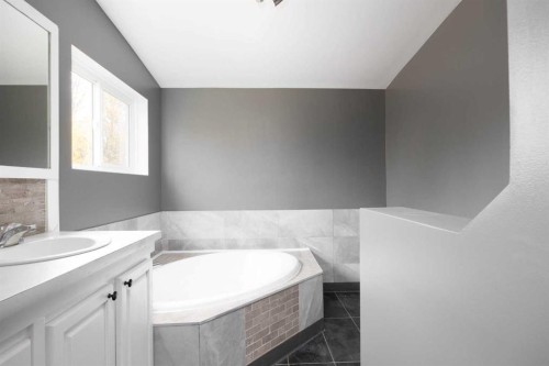 324 Evergreen Road, Rural Athabasca County, AB - Indoor Photo Showing Bathroom