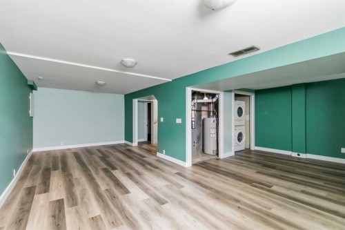 188 Windsor Drive, Fort Mcmurray, AB - Indoor Photo Showing Other Room