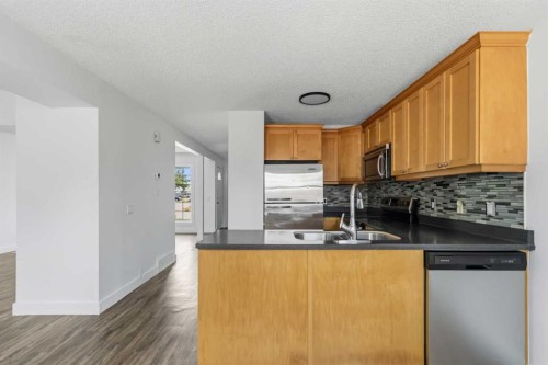 188 Windsor Drive, Fort Mcmurray, AB - Indoor Photo Showing Kitchen