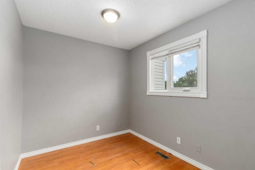 156 Rock Bay, Fort Mcmurray, AB - Indoor Photo Showing Other Room