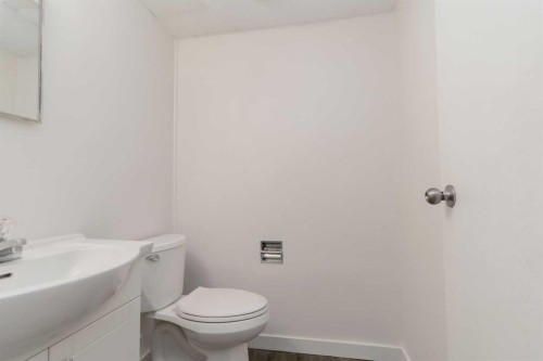 156 Rock Bay, Fort Mcmurray, AB - Indoor Photo Showing Bathroom