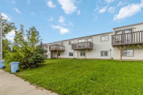 156 Rock Bay  Fort Mcmurray, AB T9K 1B2