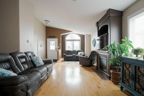 130 Peyton Way, Fort Mcmurray, AB 