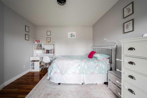 521 Walnut Crescent, Fort Mcmurray, AB - Indoor Photo Showing Bedroom