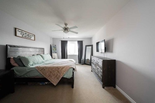 521 Walnut Crescent, Fort Mcmurray, AB - Indoor Photo Showing Bedroom