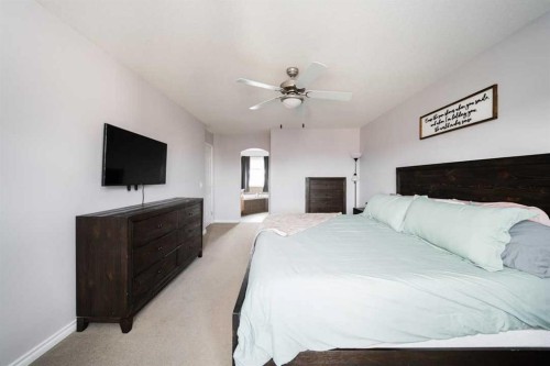 521 Walnut Crescent, Fort Mcmurray, AB - Indoor Photo Showing Bedroom