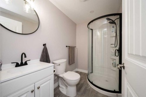 521 Walnut Crescent, Fort Mcmurray, AB - Indoor Photo Showing Bathroom