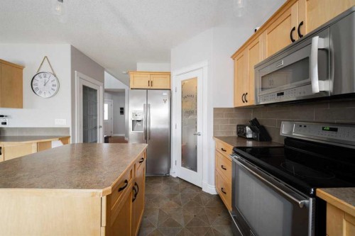 521 Walnut Crescent, Fort Mcmurray, AB - Indoor Photo Showing Kitchen