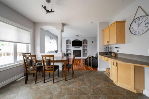 521 Walnut Crescent, Fort Mcmurray, AB - Indoor Photo Showing Dining Room