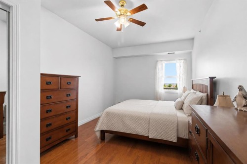 406-253 Gregoire Drive, Fort Mcmurray, AB - Indoor Photo Showing Bedroom