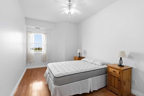 406-253 Gregoire Drive, Fort Mcmurray, AB - Indoor Photo Showing Bedroom