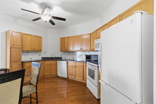406-253 Gregoire Drive, Fort Mcmurray, AB - Indoor Photo Showing Kitchen