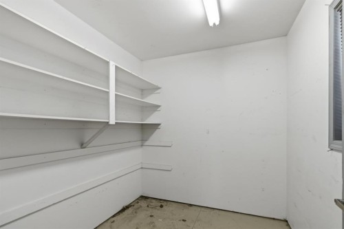 336 Grenfell Crescent, Fort Mcmurray, AB - Indoor With Storage