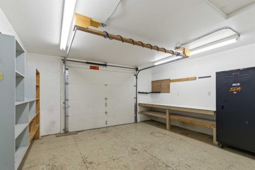 336 Grenfell Crescent, Fort Mcmurray, AB - Indoor Photo Showing Garage