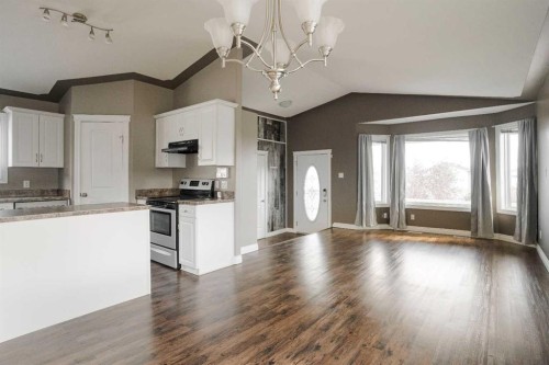 165 Balsam Way, Fort Mcmurray, AB - Indoor Photo Showing Kitchen
